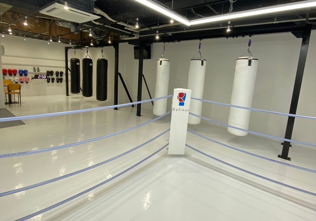キックボクシング神戸 Refinas